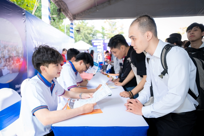 HUTECH IT OPEN DAY 2025 - chuỗi sự kiện vàng cho sinh viên Công nghệ thông tin sắp bùng nổ 33