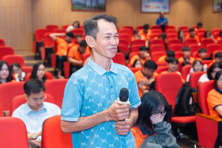 Tân sinh viên Khoa Thẩm mỹ và Khoa học sự sống sẵn sàng cho hành trình đại học 92