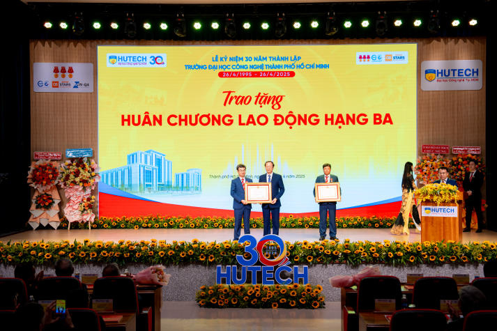 HUTECH long trọng kỷ niệm 30 năm thành lập: Một hành trình, triệu khát vọng bền vững 88