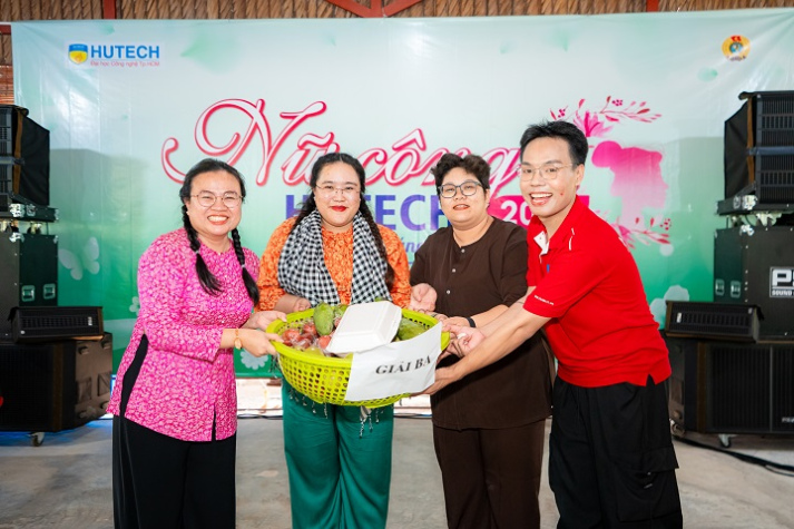 Ngày hội Nữ công HUTECH 2026: Gắn kết yêu thương, lan toả năng lượng tích cực 112