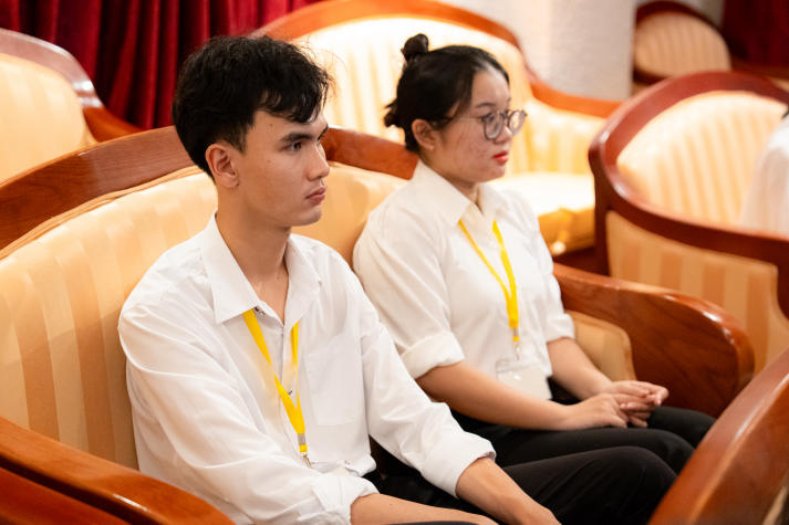 Sinh viên Khoa Tiếng Anh khám phá giá trị tiếng Anh trong lĩnh vực dịch vụ tại Vietravel 30