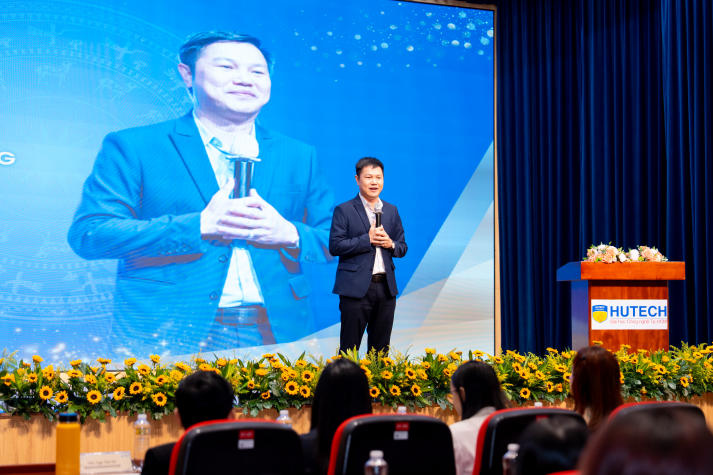 “Khai phóng - Nhân bản - Dân tộc - Hội nhập quốc tế”: bốn trụ cột cho năm học mới của Khoa Trung Quốc học 31