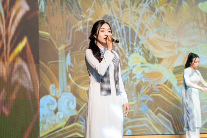 Sinh viên HUTECH thắp sáng niềm tự hào Việt qua chuỗi đồ án nghệ thuật hoành tráng 253