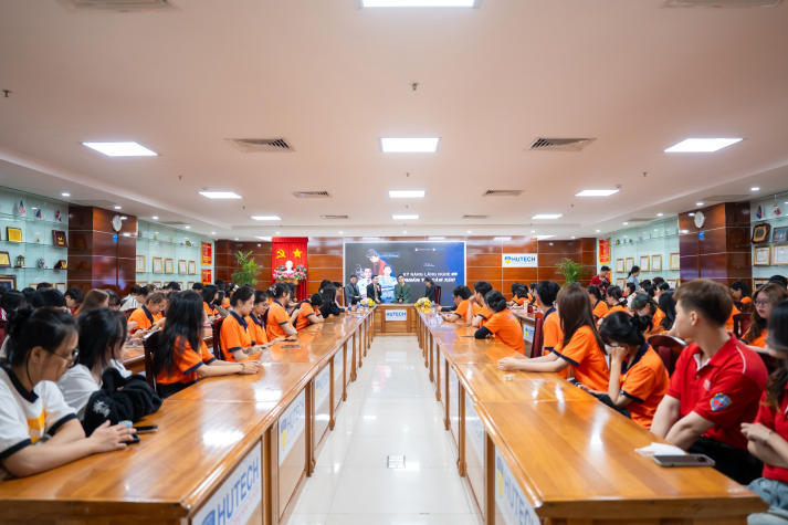 Sinh viên HUTECH tìm hiểu bí quyết “tự tin chăm sóc, tự nhiên tỏa sáng” vào 01/10 tới 29