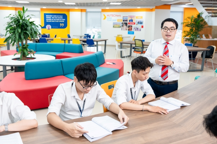 Khuyến khích nhân lực công nghệ cao: 40 ngành STEM tại HUTECH được Chính phủ hỗ trợ tín dụng ưu đãi 457