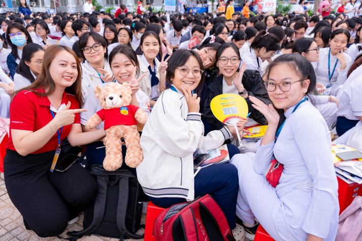 Sẵn sàng trước "giờ G", các sĩ tử 2k6 tự tin hoàn thành tốt kỳ thi tốt nghiệp THPT 10