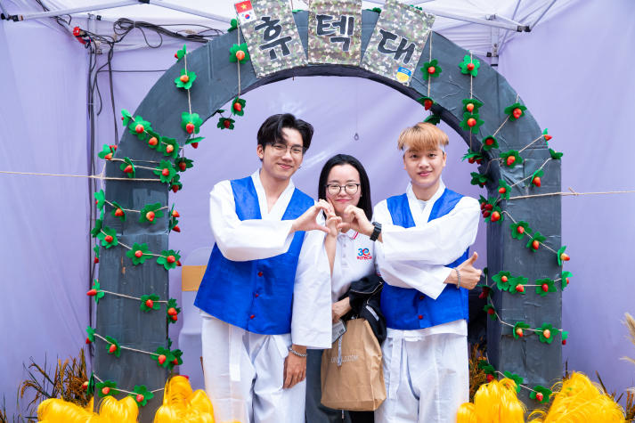 [Video] Bốn bể là nhà: HUTECH-ers chung nhịp năm châu, vươn mình toàn cầu 36