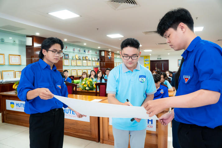 Sinh viên Khoa Điều dưỡng - Kỹ thuật y học khởi đầu năm học mới với thông điệp nhân văn: Chính xác để vững tin và trưởng thành 55