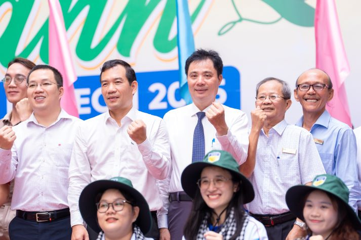 Lễ ra quân Mùa hè xanh HUTECH 2025: Sắc áo xanh tình nguyện vì cộng đồng 192