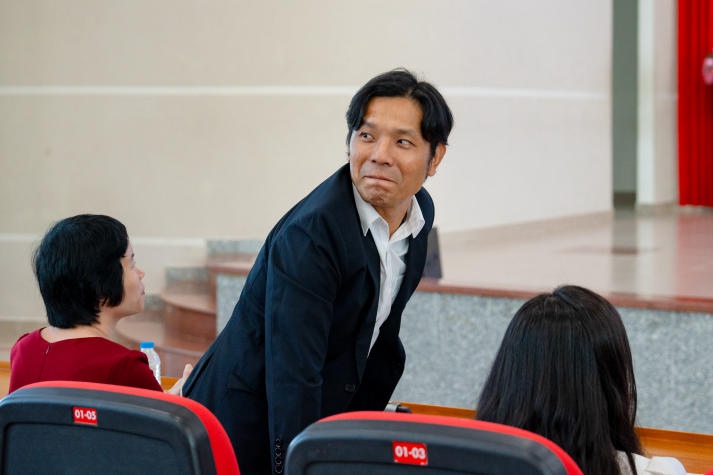 Sinh viên Quan hệ công chúng trình làng các video phóng sự và tỏa sáng tại Đêm tiệc "Dạ Huyền" 32