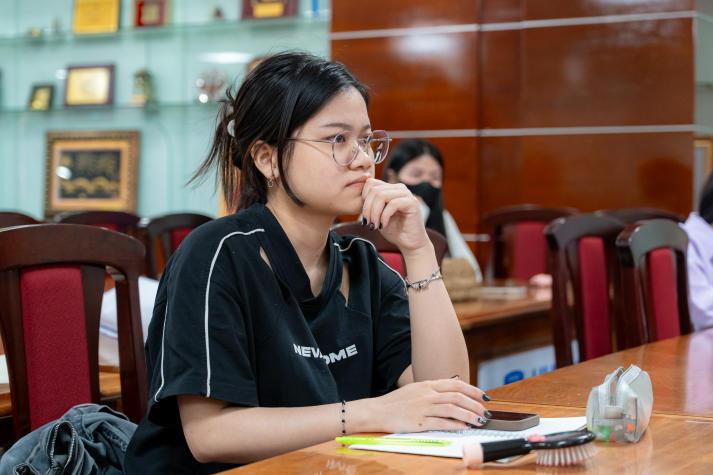 Sinh viên Khoa KHXH&QHCC “bỏ túi” bí quyết giao tiếp và ứng xử chuyên nghiệp 19