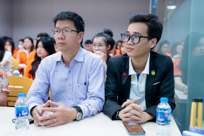 Sinh viên Khoa Tài chính - Thương mại tham quan thực tế tại Ngân hàng Woori Việt Nam 27
