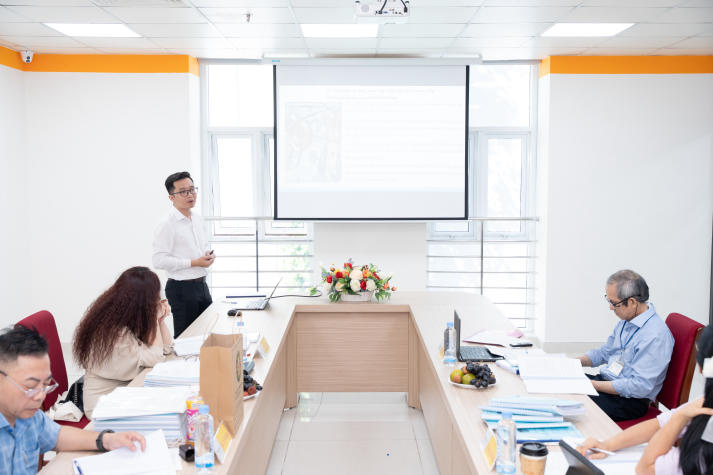 Tư duy pháp lý gắn liền thực tế được thể hiện tại buổi bảo vệ luận văn Thạc sĩ ngành Luật kinh tế 29