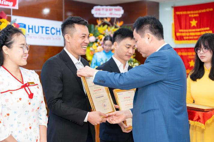 [Video] HUTECH Business Connect: Bàn chiến lược phát triển doanh nghiệp bền vững, phát động học bổng tiếp sức sinh viên 100