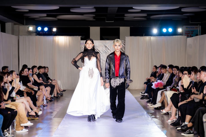 [Video] Sinh viên Thiết kế thời trang HUTECH “trình làng” loạt đồ án tốt nghiệp với nhiều ý tưởng độc đáo 363