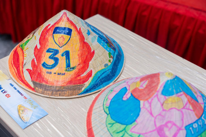 Một chiếc nón - Ngàn ý tưởng: Sinh viên HUTECH bứt phá sáng tạo chào mừng 31 năm thành lập Trường 109