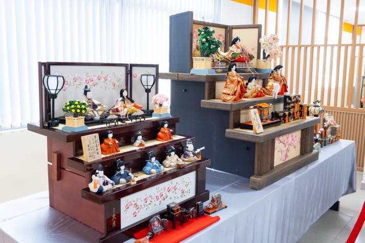 Sinh viên HUTECH thích thú chiêm ngưỡng búp bê Nhật tại Lễ hội VJIT Hina Matsuri 59