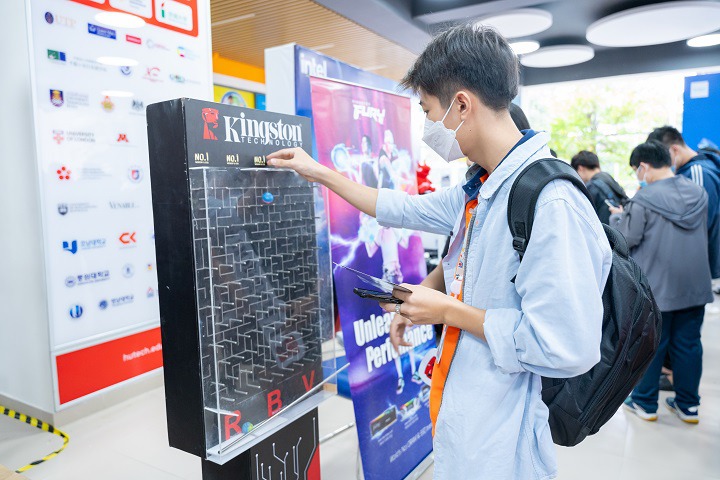 [Video] Đa dạng trải nghiệm cho sinh viên Công nghệ thông tin HUTECH tại Intel Campus Tour 2023 33