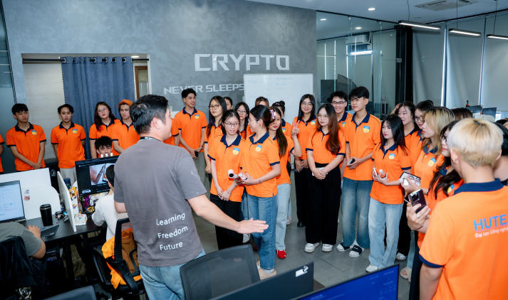 Trang bị năng lực truyền thông số thời AI cho sinh viên Quan hệ công chúng tại Learning Chain 23