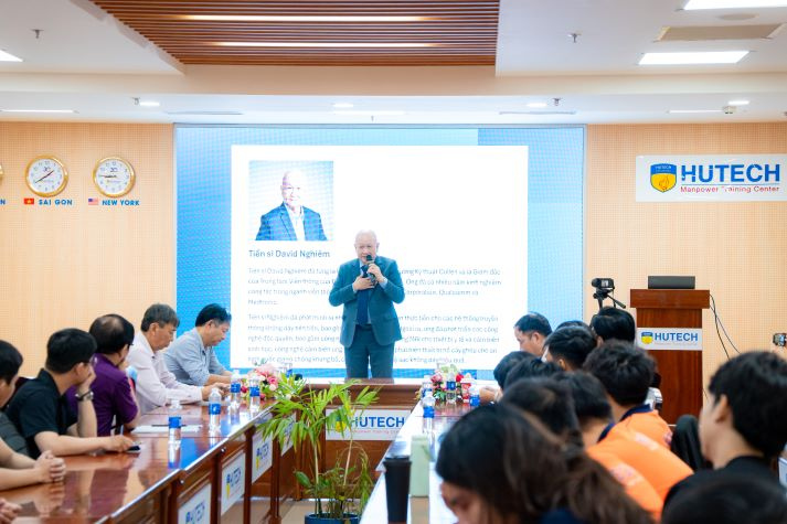 Sinh viên Viện Kỹ thuật trang bị góc nhìn mới về công nghệ ăng-ten và đổi mới sáng tạo 32