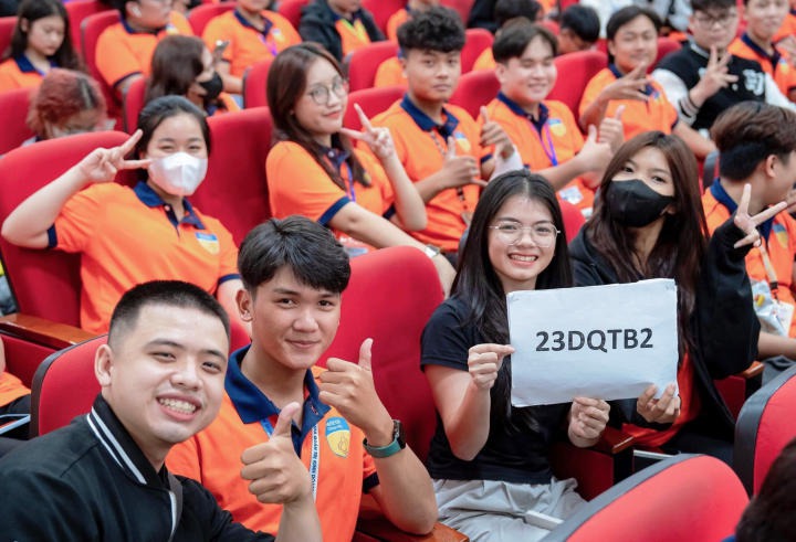 Gương mặt tân sinh viên: Nguyễn Trần Gia Bảo đam mê nghiên cứu khoa học và cháy hết mình với các hoạt động Đoàn - Hội 30