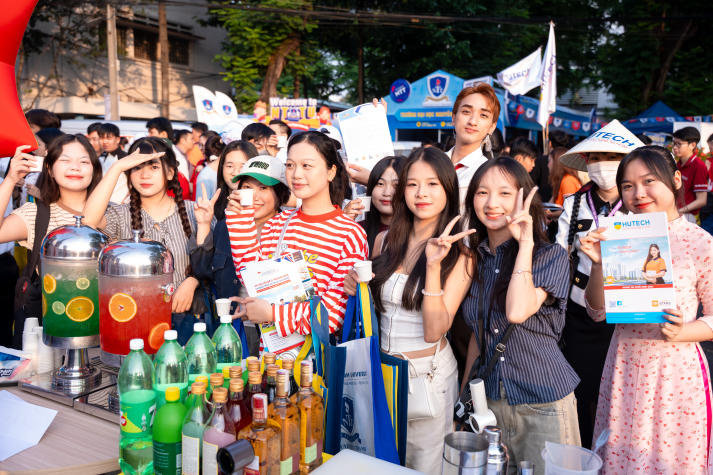 [Video] HUTECH mang đến nhiều thông tin giá trị tại Ngày hội tư vấn tuyển sinh - hướng nghiệp 2026 83