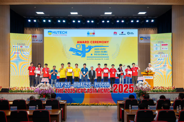 Chạm đến tri thức toàn cầu từ những diễn đàn học thuật không biên giới tại HUTECH 109