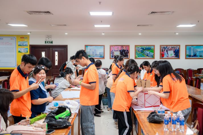 “Trung thu Hội nhập - Sắc màu đa văn hóa” tại HUTECH: Gắn kết sinh viên, lan tỏa giá trị văn hóa 129