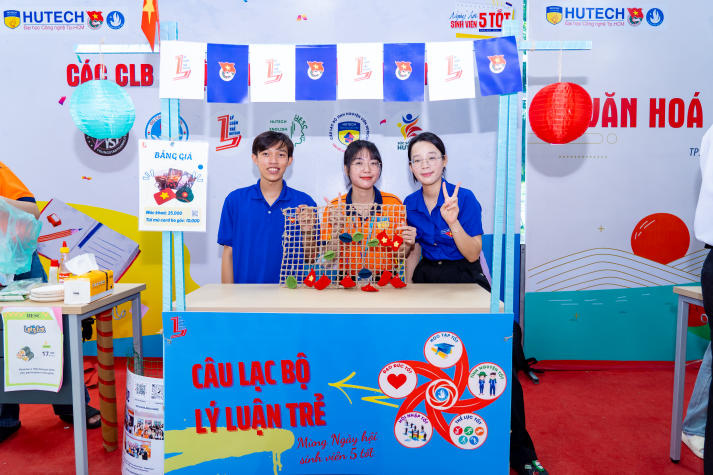 Ngày hội Sinh viên 5 tốt HUTECH năm học 2024 - 2025: Chạm vào hành trình “5 tốt” với không gian triển lãm rèn luyện toàn diện 163