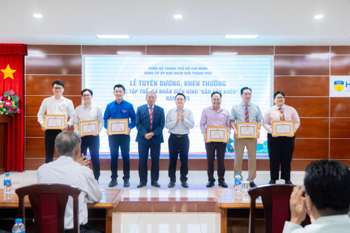 Hội nghị Đảng bộ HUTECH 2025-2026: Bồi dưỡng lý tưởng, lan tỏa khát vọng cống hiến trong đội ngũ Đảng viên trẻ 98