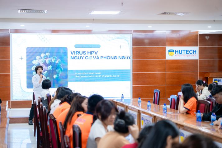 HUTECH-ers trang bị kiến thức sức khoẻ, vững bước tương lai 77