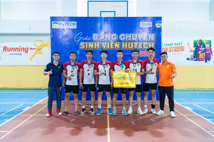 Đội “Anh Ba Báo” giành cúp vô địch Giải Bóng chuyền Sinh viên HUTECH năm 2024 80
