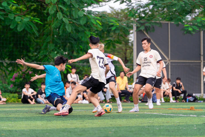 [Video] Khởi động mùa giải thể thao chào đón tân sinh viên 2025-2026: Dấu ấn năng động của tuổi trẻ HUTECH 104