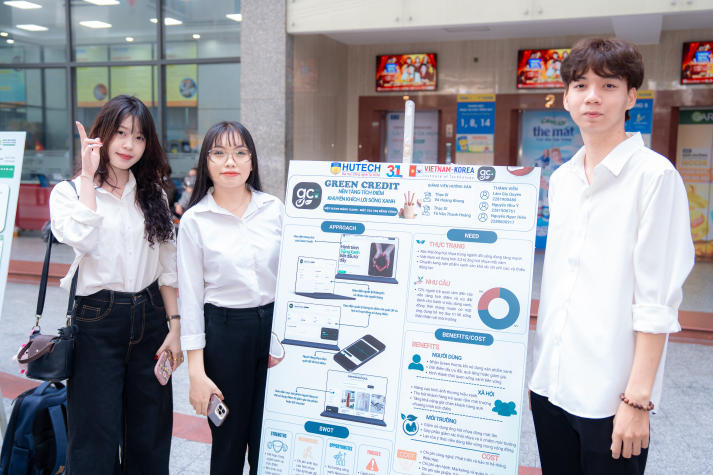 [Video] Hơn 77 dự án của sinh viên VKIT “đổ bộ” triển lãm poster với nhiều ý tưởng chạm thực tiễn 61