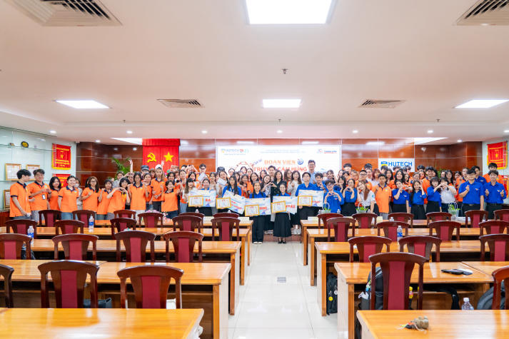 Đoàn viên thời đại số: Sinh viên Khoa Quản trị kinh doanh tỏa sáng trong hành trình truyền cảm hứng 176