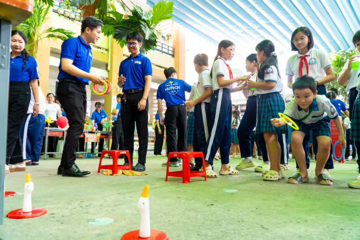 Mùa hè xanh HUTECH 2025: Bước chân tình nguyện, lan tỏa niềm tin 59