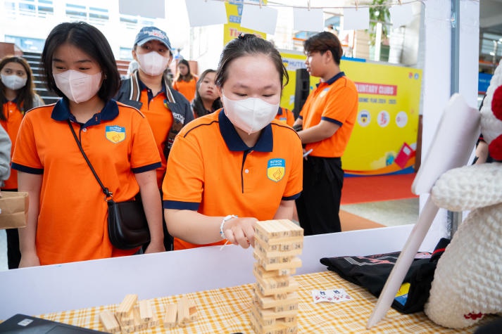 Đa sắc màu tại Ngày hội các Câu lạc bộ - Đội - Nhóm tình nguyện HUTECH 55