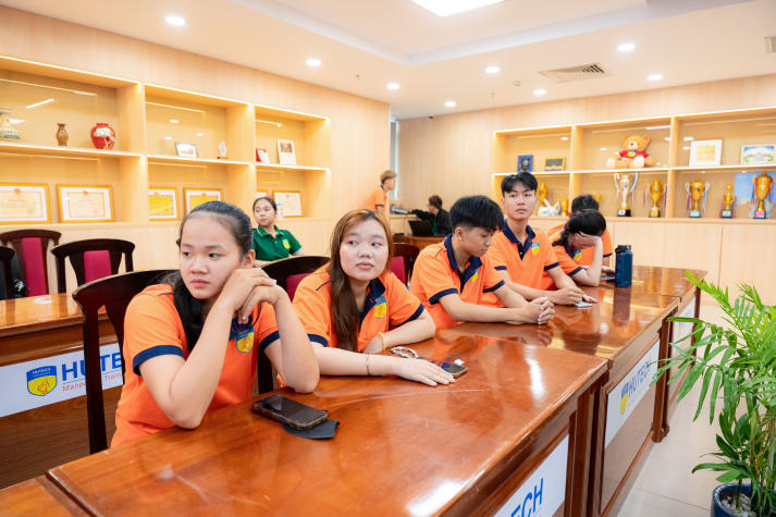 Sinh viên Viện Khoa học Ứng dụng trang bị kỹ năng nhận diện các tác nhân vi sinh gây hại trong chuỗi cung ứng thực phẩm 49