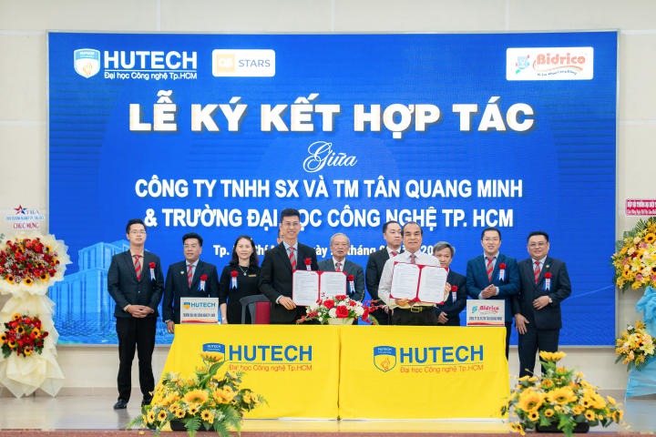 66 doanh nghiệp “đổ bộ” HUTECH Career Day 2023 mang đến hơn 4.800 đầu việc cho sinh viên 109