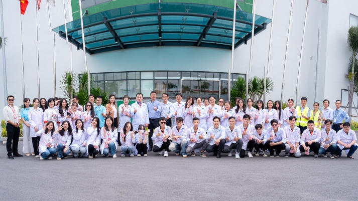 HUTECH Faculty of Pharmacy students visited Phytopharma JSC 56