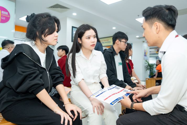 Anh chị chọn HUTECH, em tiếp bước: Niềm tin được nối dài 42