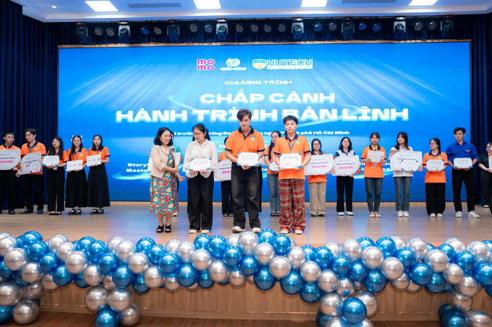 Sinh viên HUTECH viết nên câu chuyện trưởng thành tại “Chắp Cánh - Hành trình bản lĩnh” 165