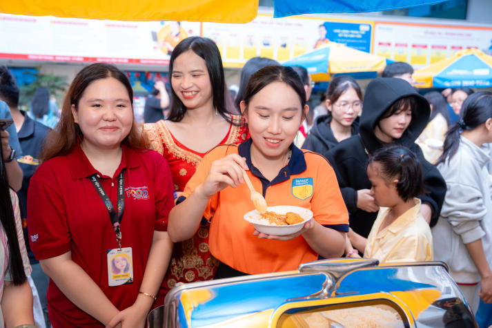 [Video] Một ngày “du hành” qua 15 nền văn hóa cùng Food Stories của sinh viên Quan hệ công chúng 107