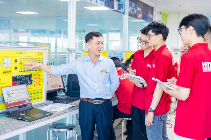 [HUTECH 2025] “Mùa vàng” của sinh viên: Những dấu ấn của một thế hệ dám bứt phá 115