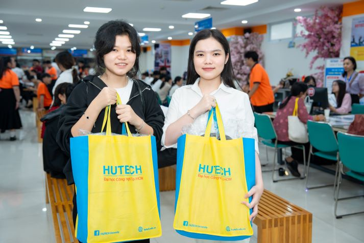 Anh chị chọn HUTECH, em tiếp bước: Niềm tin được nối dài 24