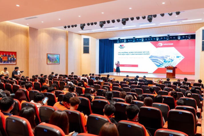 [Video] Gen Z HUTECH “bắt trend” kinh doanh số cùng loạt chuyên gia 41