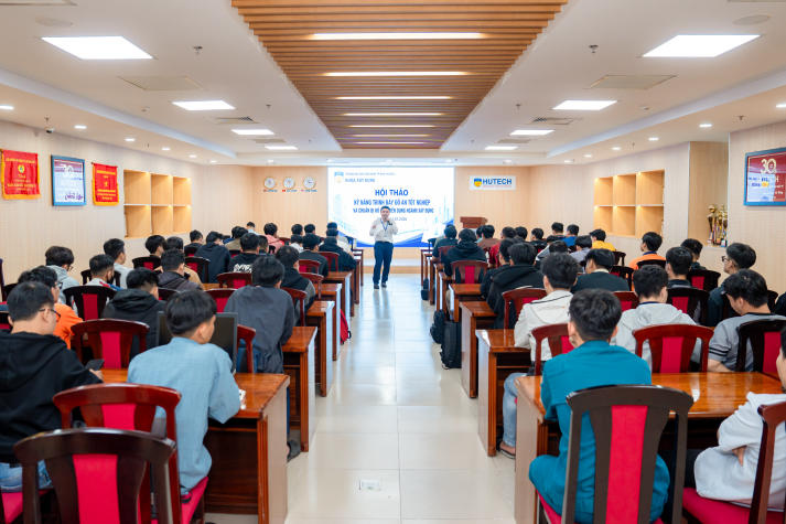 Sinh viên Khoa Xây dựng hoàn thiện kỹ năng bảo vệ đồ án và hồ sơ tuyển dụng 4
