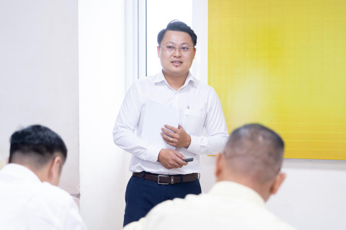 21 học viên cao học HUTECH bảo vệ luận văn/đề án Thạc sĩ ngành Luật kinh tế với loạt đề tài sát thực tiễn 71