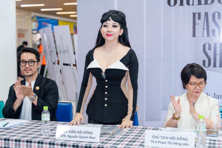 [Video] Đem bọ cánh cứng và người vô gia cư vào đồ án tốt nghiệp, 02 sinh viên ngành Thiết kế thời trang HUTECH “cán đích” thủ khoa và á khoa 17