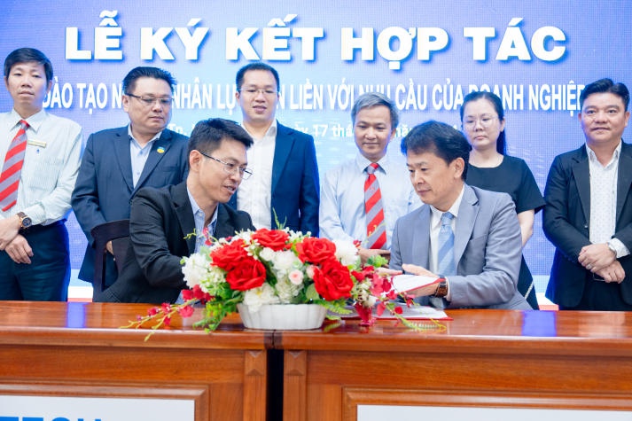 [Video] HUTECH nhận tài trợ xe máy thực hành và ký kết hợp tác cùng Công ty TNHH Việt Nam Suzuki 119